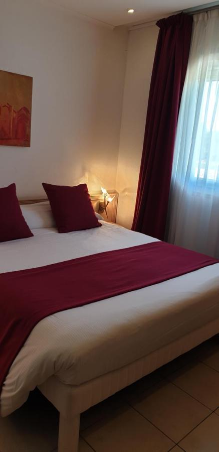 Logis Hotel & Restaurant Le Fleurance מראה חיצוני תמונה