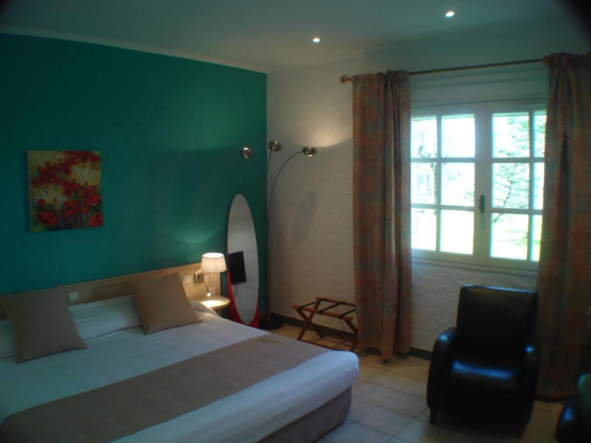 Logis Hotel & Restaurant Le Fleurance מראה חיצוני תמונה