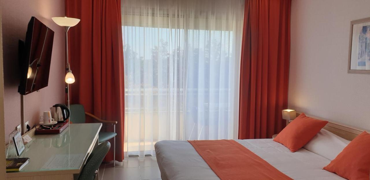 Logis Hotel & Restaurant Le Fleurance מראה חיצוני תמונה