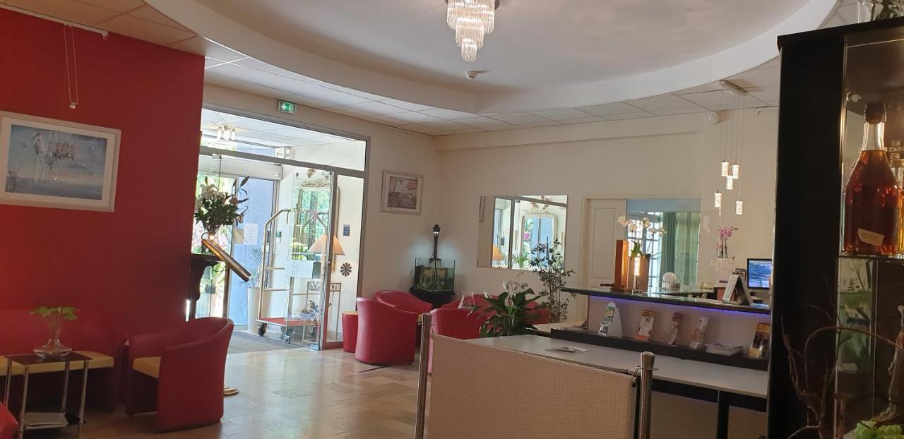 Logis Hotel & Restaurant Le Fleurance מראה חיצוני תמונה