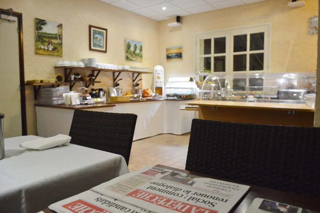 Logis Hotel & Restaurant Le Fleurance מראה חיצוני תמונה