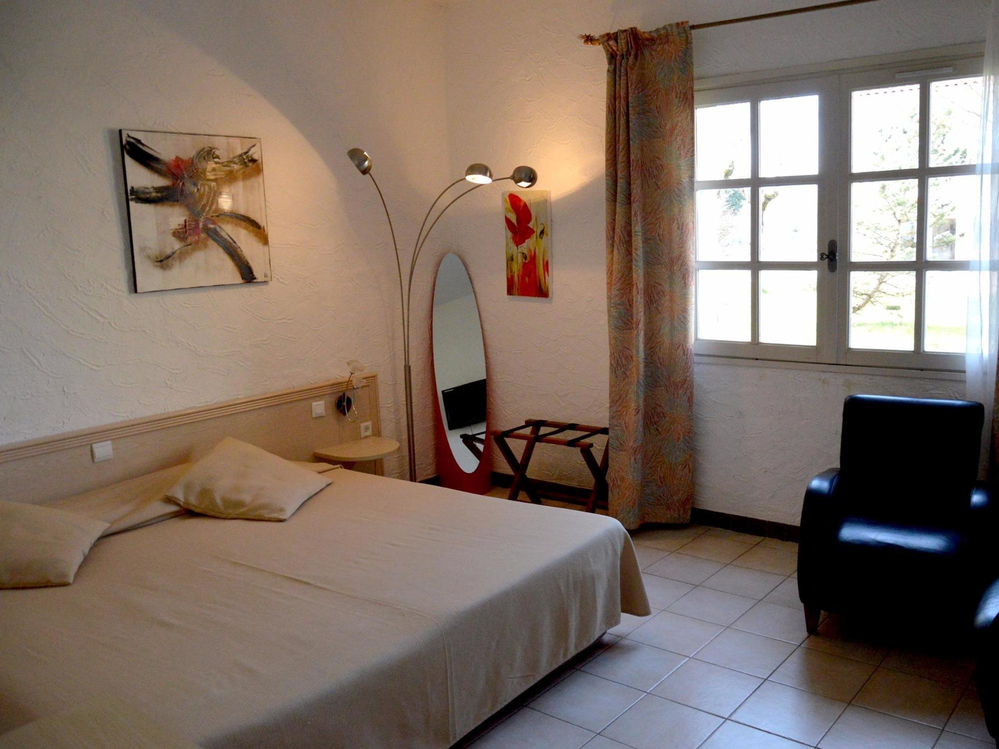 Logis Hotel & Restaurant Le Fleurance מראה חיצוני תמונה